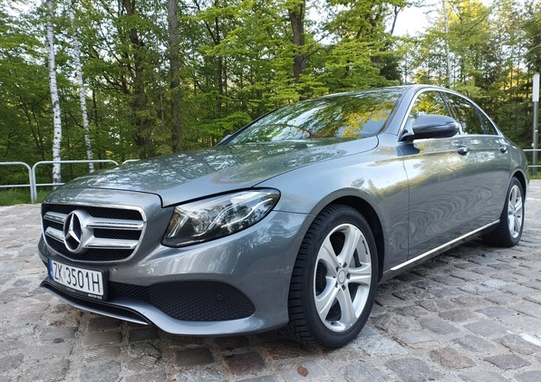 Mercedes-Benz Klasa E cena 139000 przebieg: 161000, rok produkcji 2016 z Koszalin małe 277